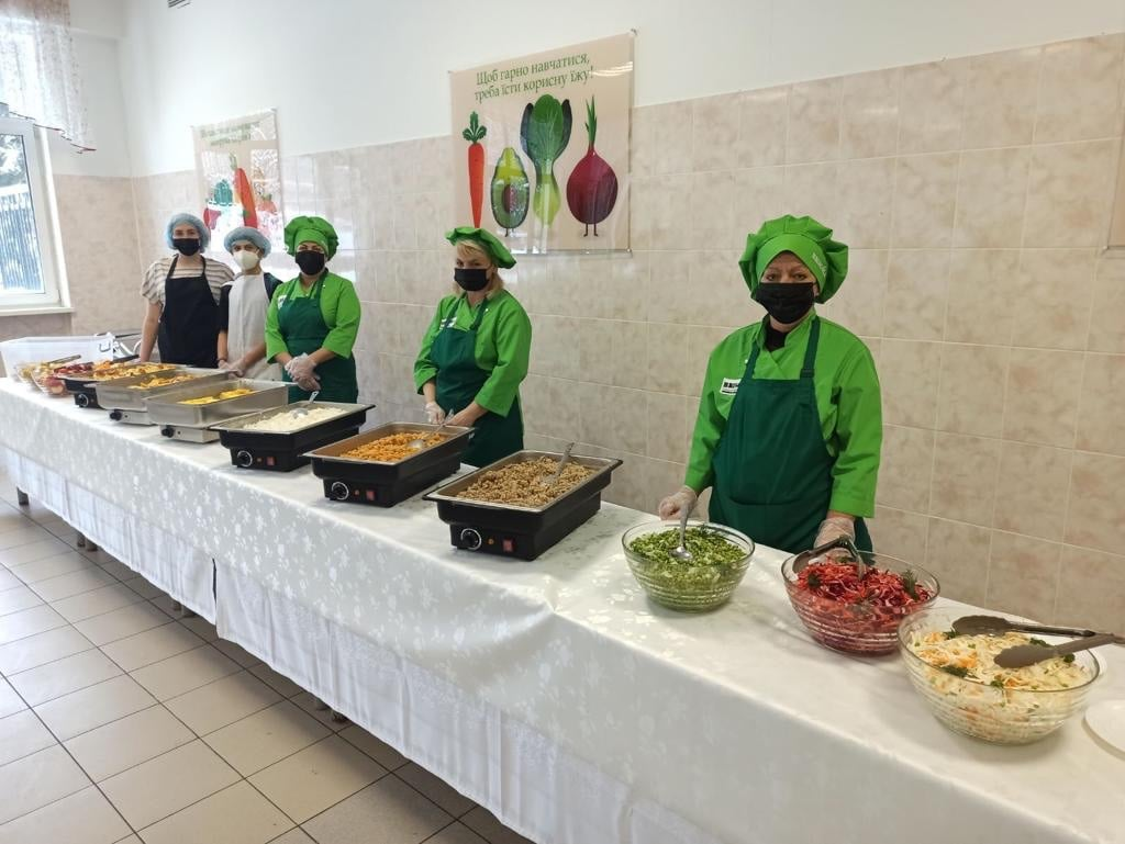 Для учеников школы на Печерске предоставили новое меню: что в него входит