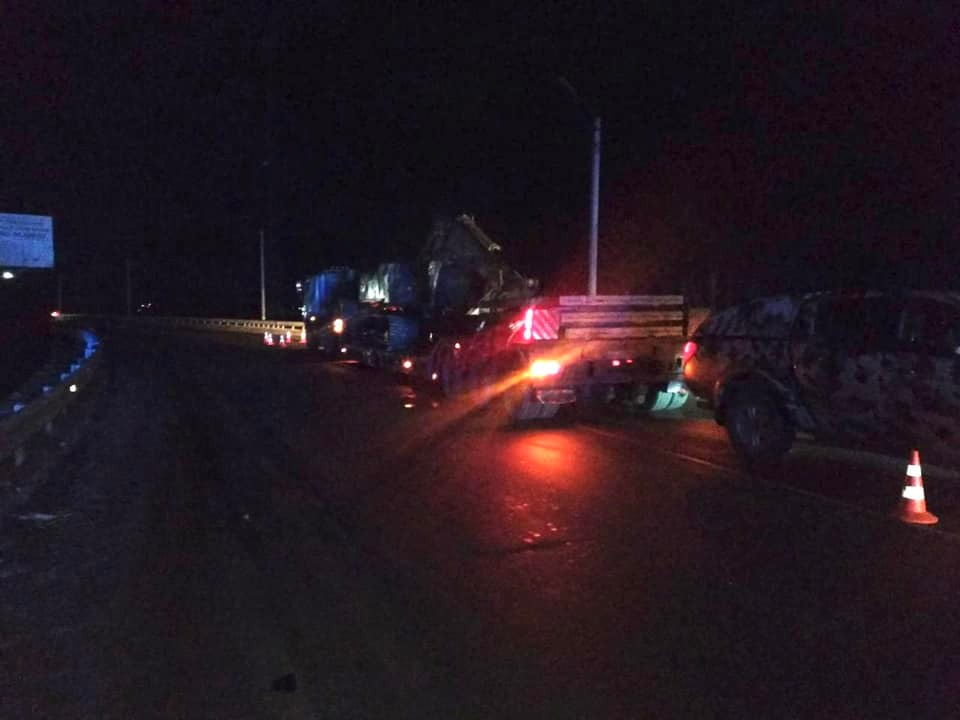 Под Киевом автомобиль столкнулся с грузовиком: погибла маленькая девочка.