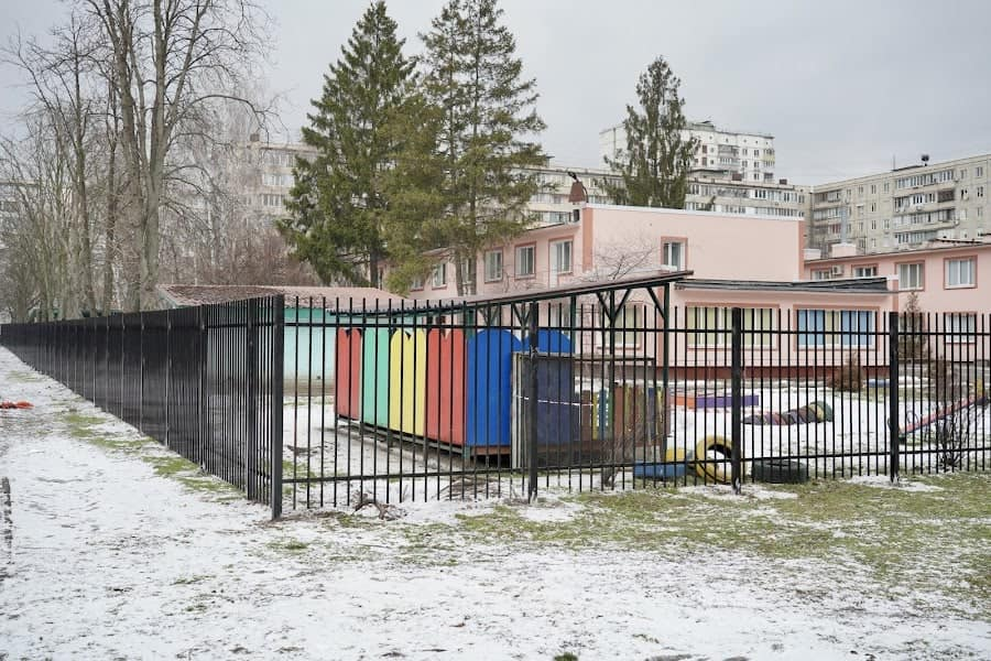 На Оболони отремонтировали садики и школы, которые пострадали от урагана.