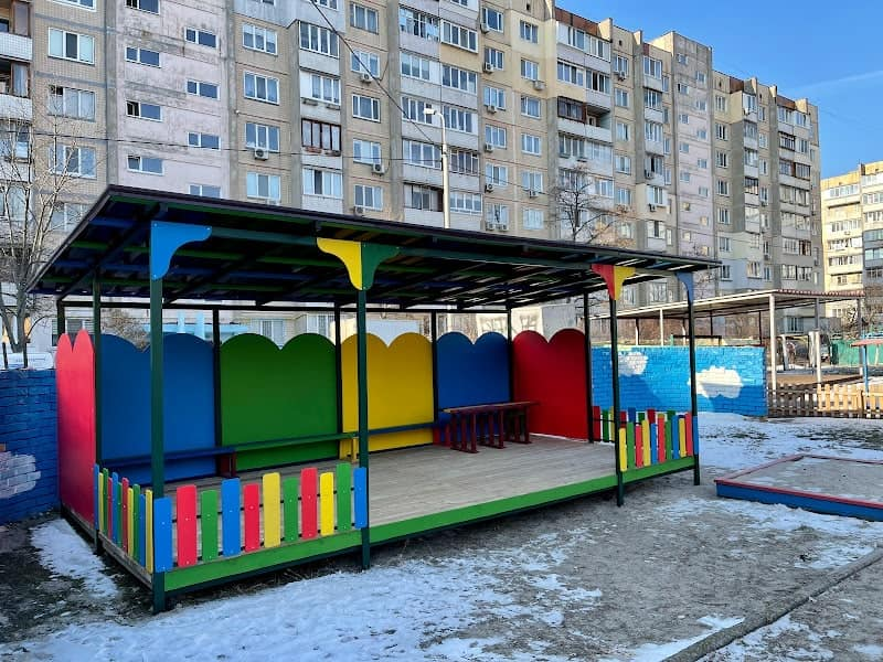 На Оболони отремонтировали садики и школы, которые пострадали от урагана.