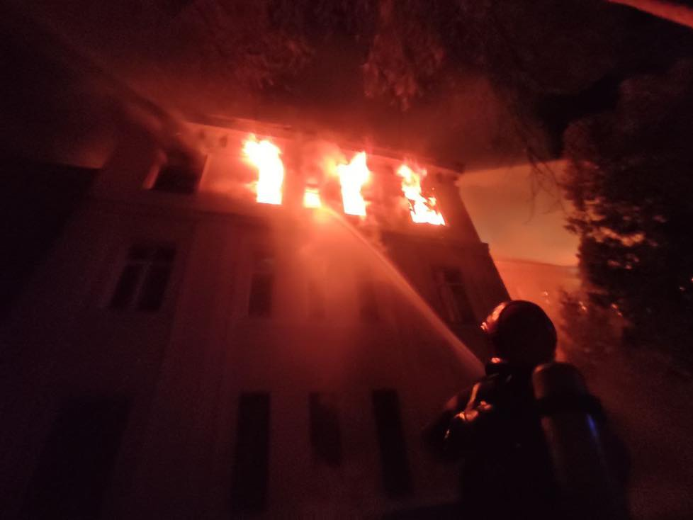 На Святошине произошел масштабный пожар в учебном заведении.