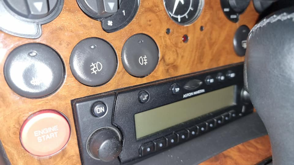 В Киеве нашли уникальный суперкар, который несколько лет стоял на паркинге.