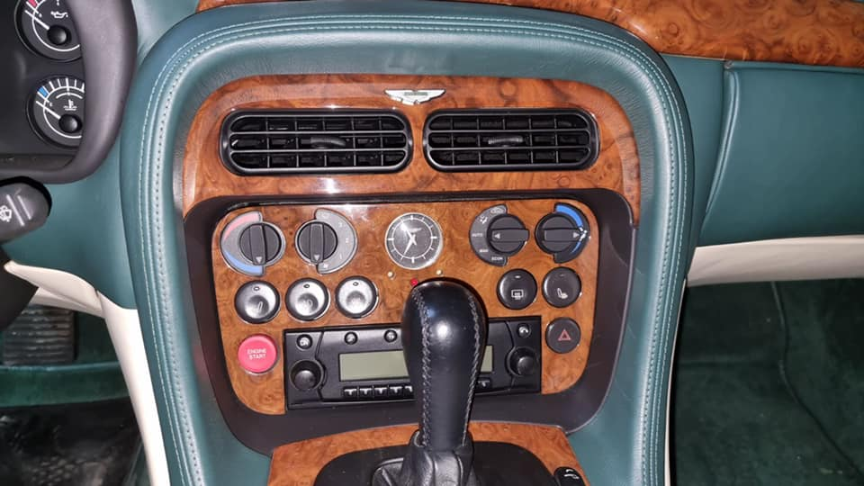 В Киеве нашли уникальный суперкар, который несколько лет стоял на паркинге.