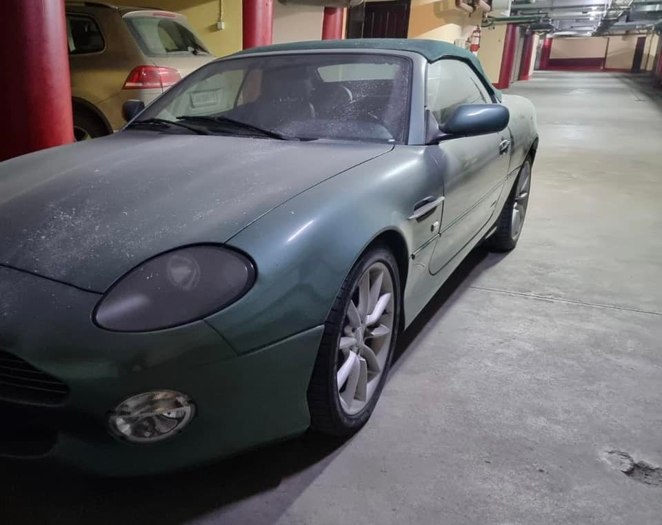 В Киеве нашли уникальный суперкар, который несколько лет стоял на паркинге.