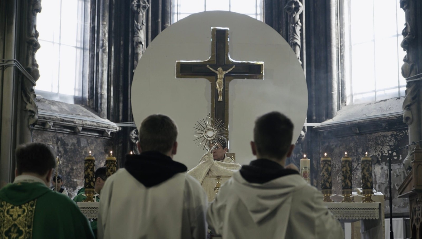 В Николаевском костеле впервые после пожара провели богослужение.