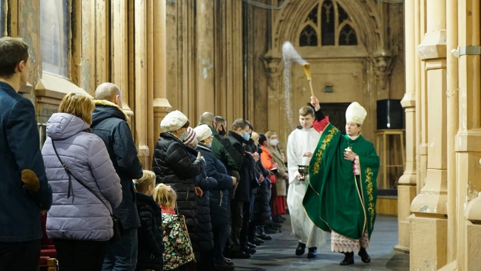 В Николаевском костеле впервые после пожара провели богослужение.