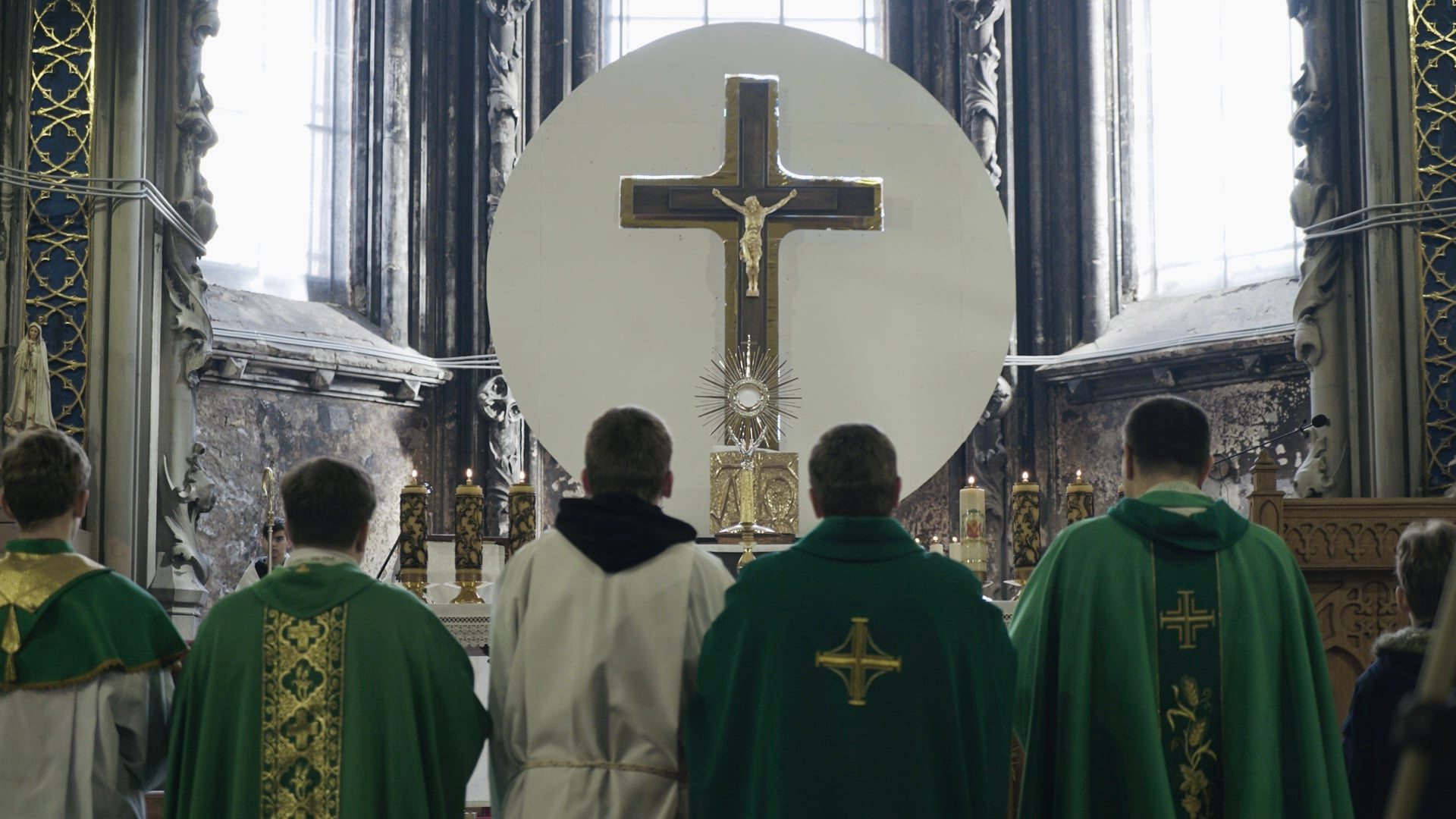 В Николаевском костеле впервые после пожара провели богослужение.