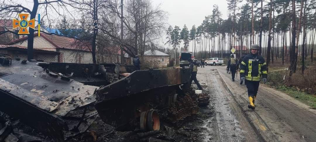 В освобожденном городе Ирпень провели зачистку и разминирование.