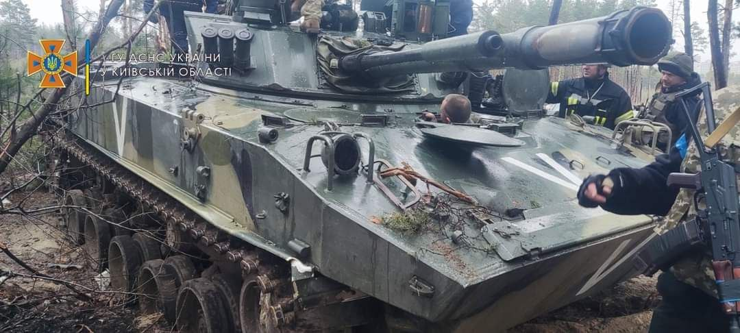 В освобожденном городе Ирпень провели зачистку и разминирование.