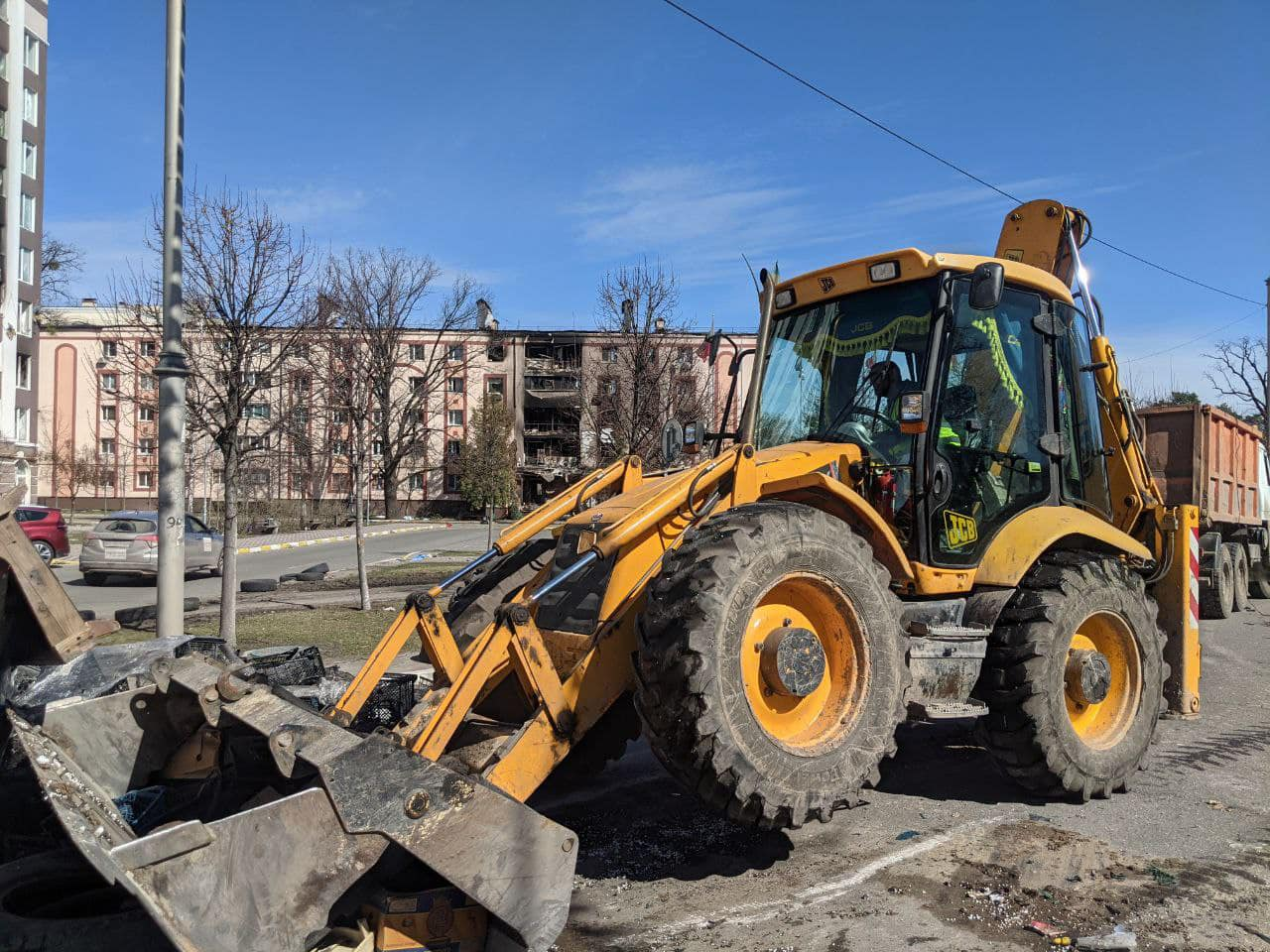 В Буче и Ворзеле нужны волонтеры и рабочая сила.