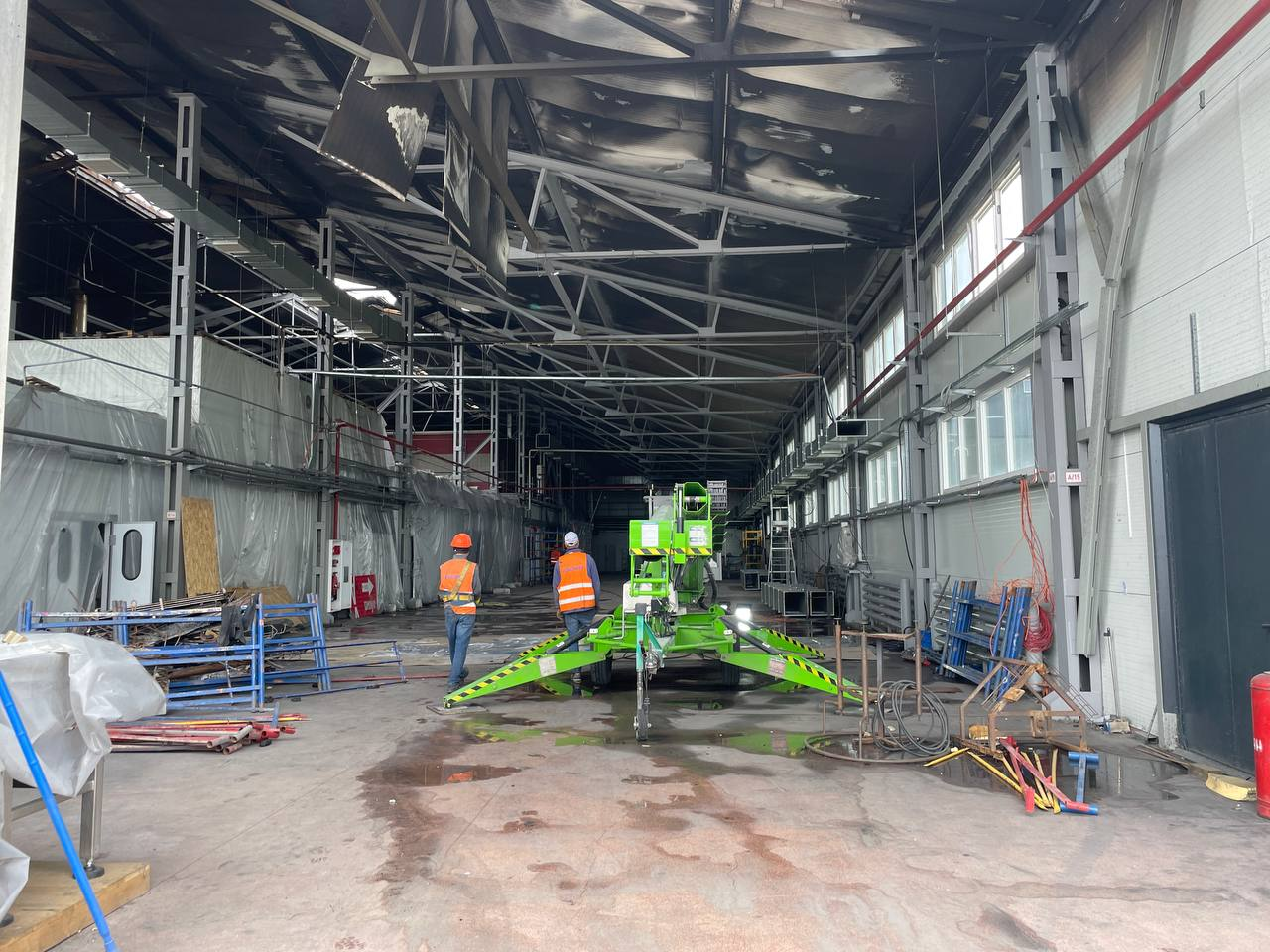 На Київщині окупанти знищили підприємство з високотехнологічним обладнанням.