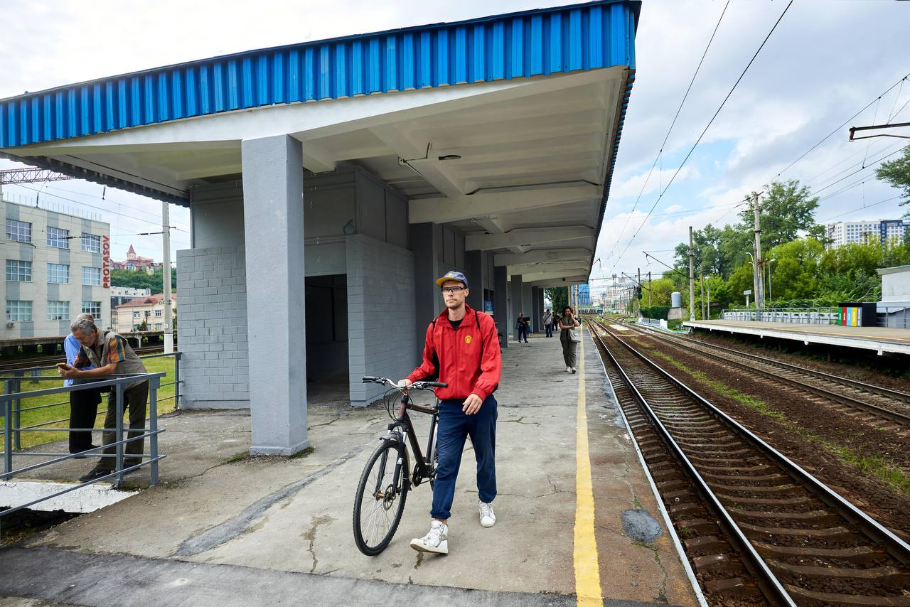 В Киеве обновили станцию городской электрички.