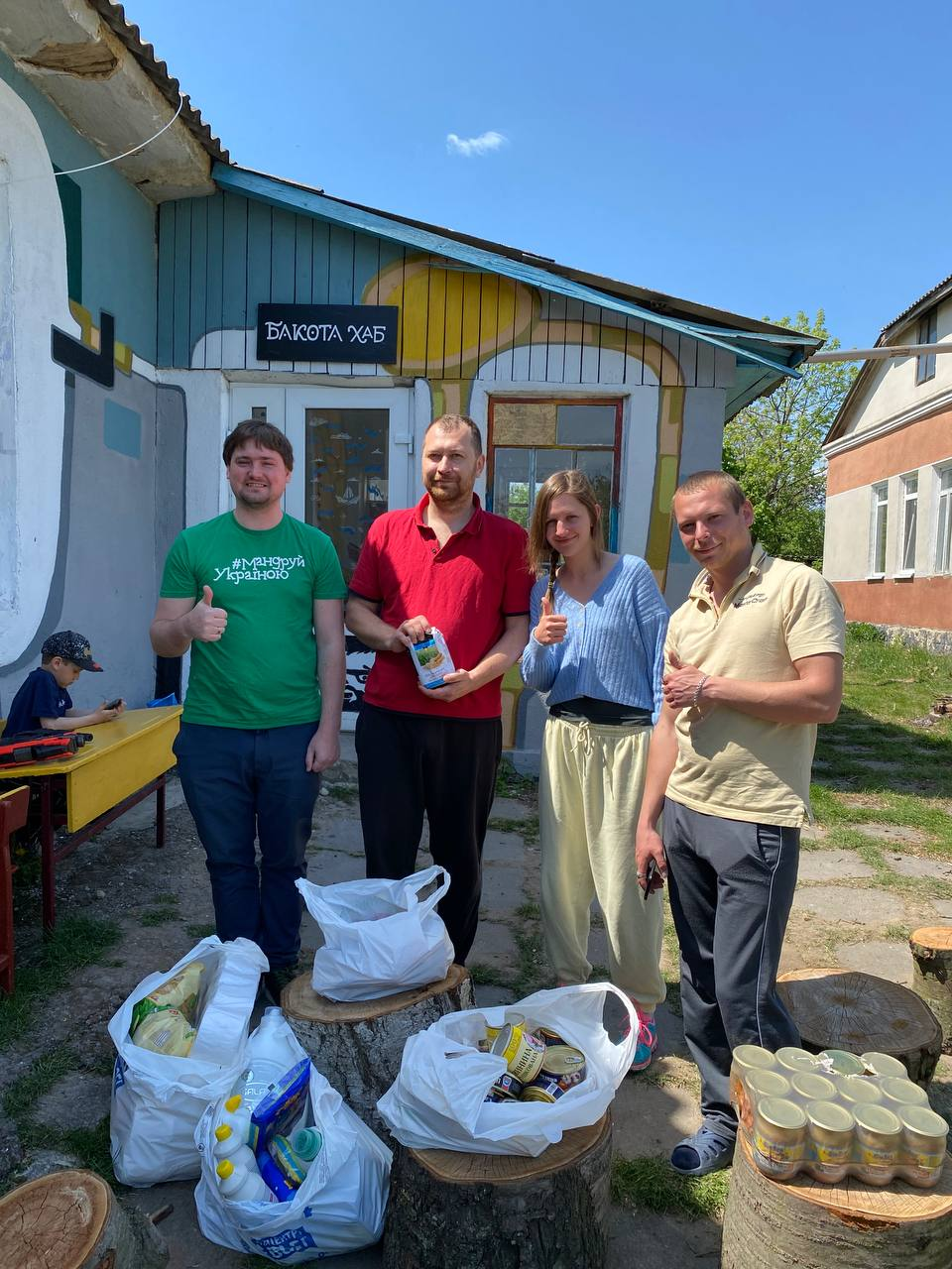 Музикант із Дніпра за підтримки Music Saves UA евакуює людей із лінії фронту.