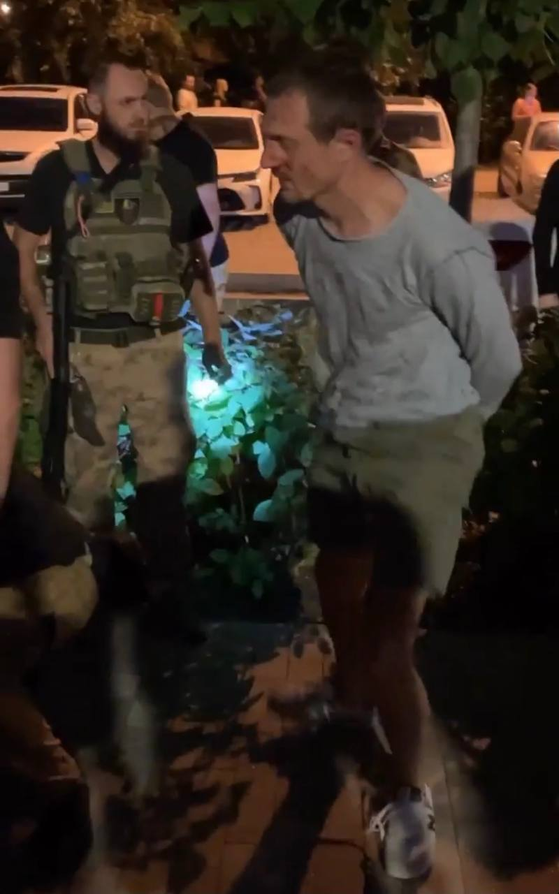 У Соцмісті стався конфлікт між п'яними чоловіками зі зброєю.