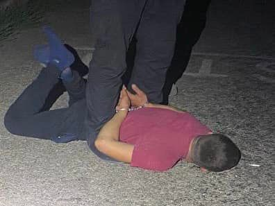 В Киевской области мужчина расстрелял флаг Украины и угрожал полиции.