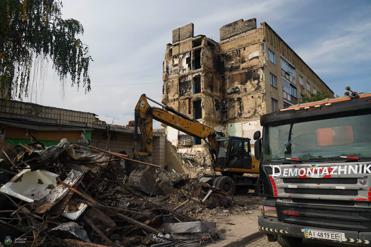 У Гостомелі відновлюють садок та облаштовують укриття в школі.
