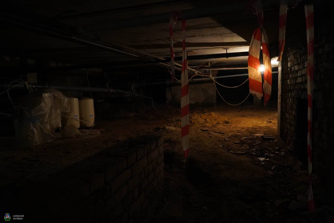 У Гостомелі відновлюють садок та облаштовують укриття в школі.