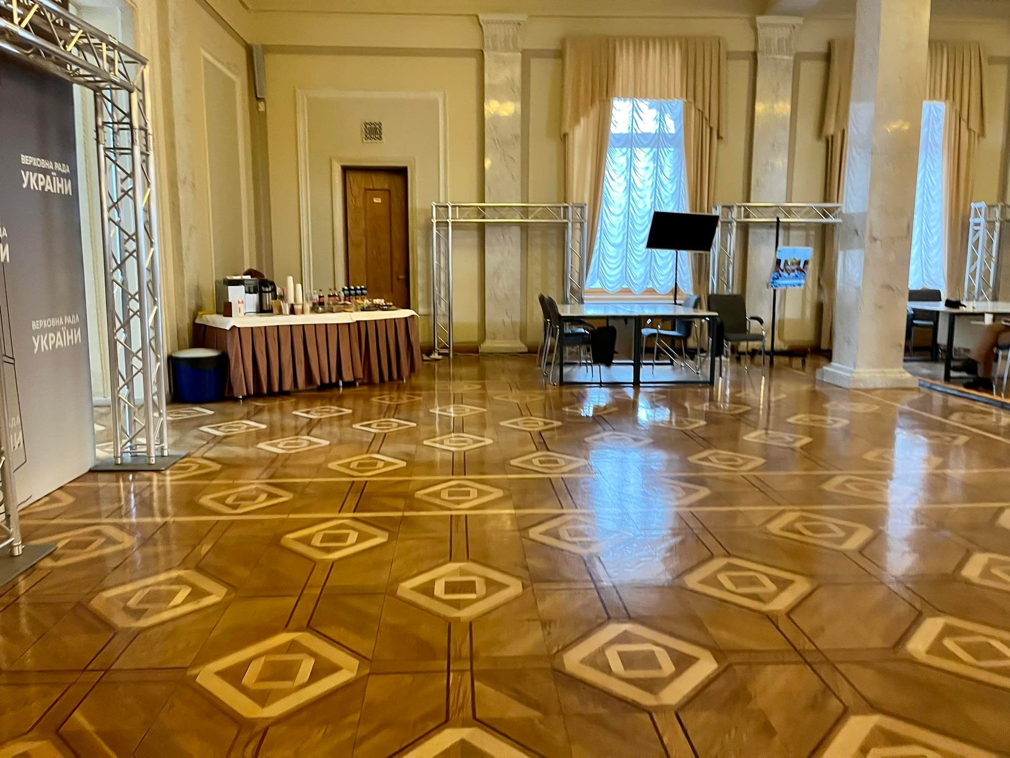 В Верховной Раде открыли фудкорт. Фото: Сensor.net