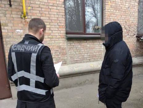 Київський бізнесмен годував військових небезпечні консерви. Фото: Поліція Києва