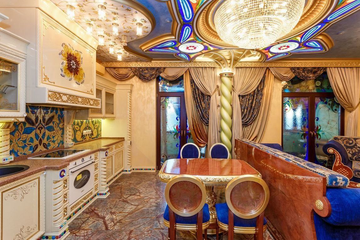 "Золотая квартира"