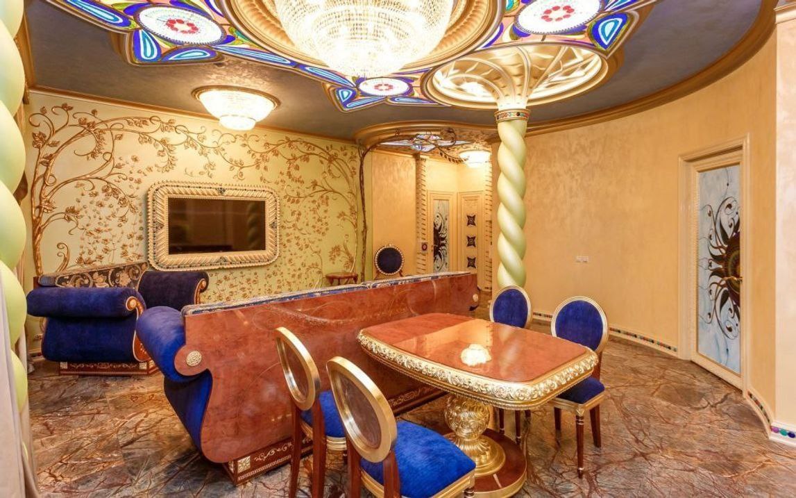 "Золотая квартира"