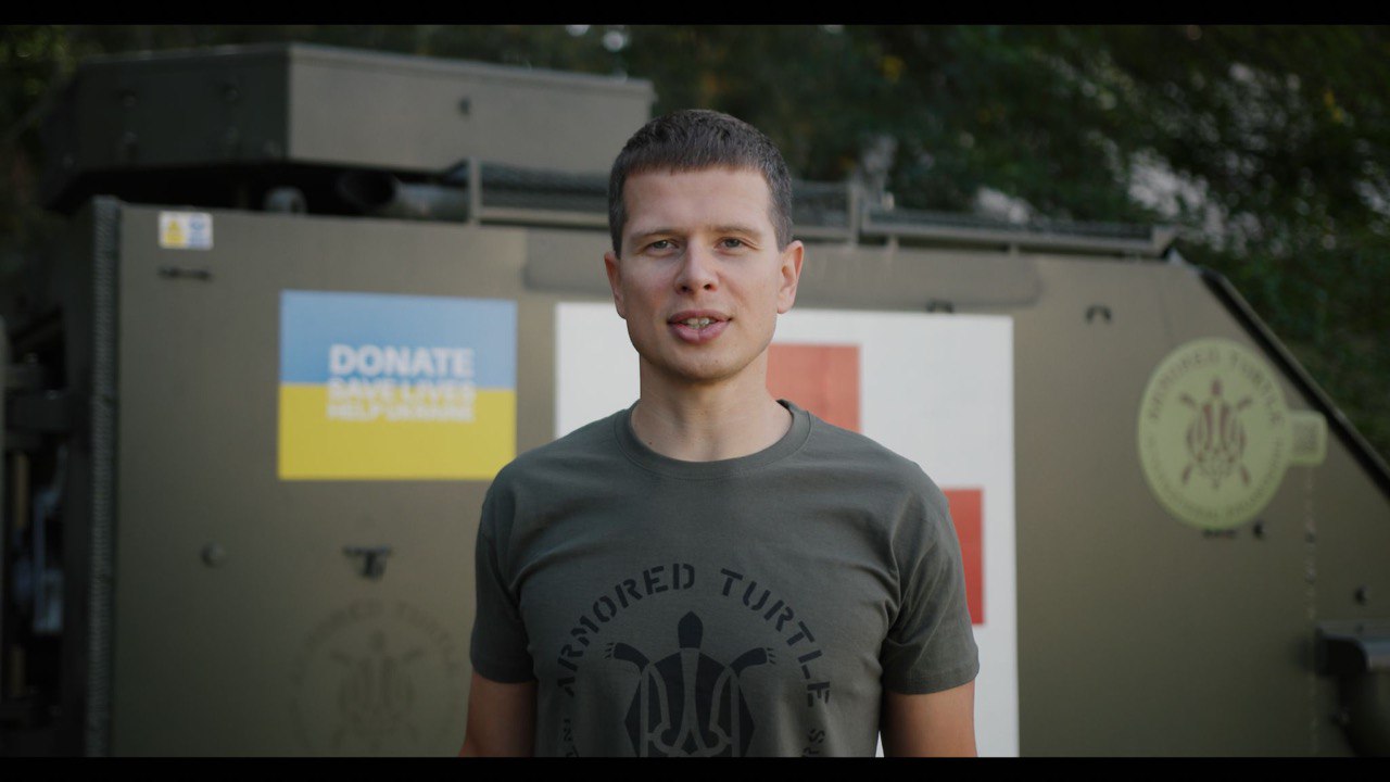 Українець планує подолати 25 кілометрів вплав задля збору на ЗСУ -