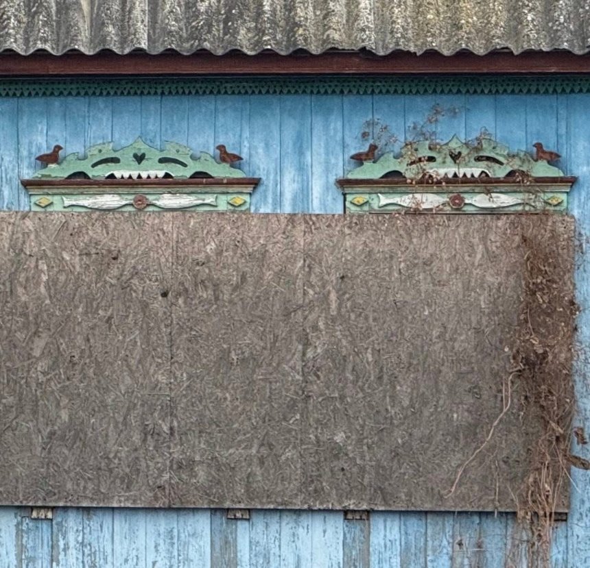 История под ковшом экскаватора: на Осокорках уничтожают старейшую деревянную усадьбу ради очередной высотки фото 2 1