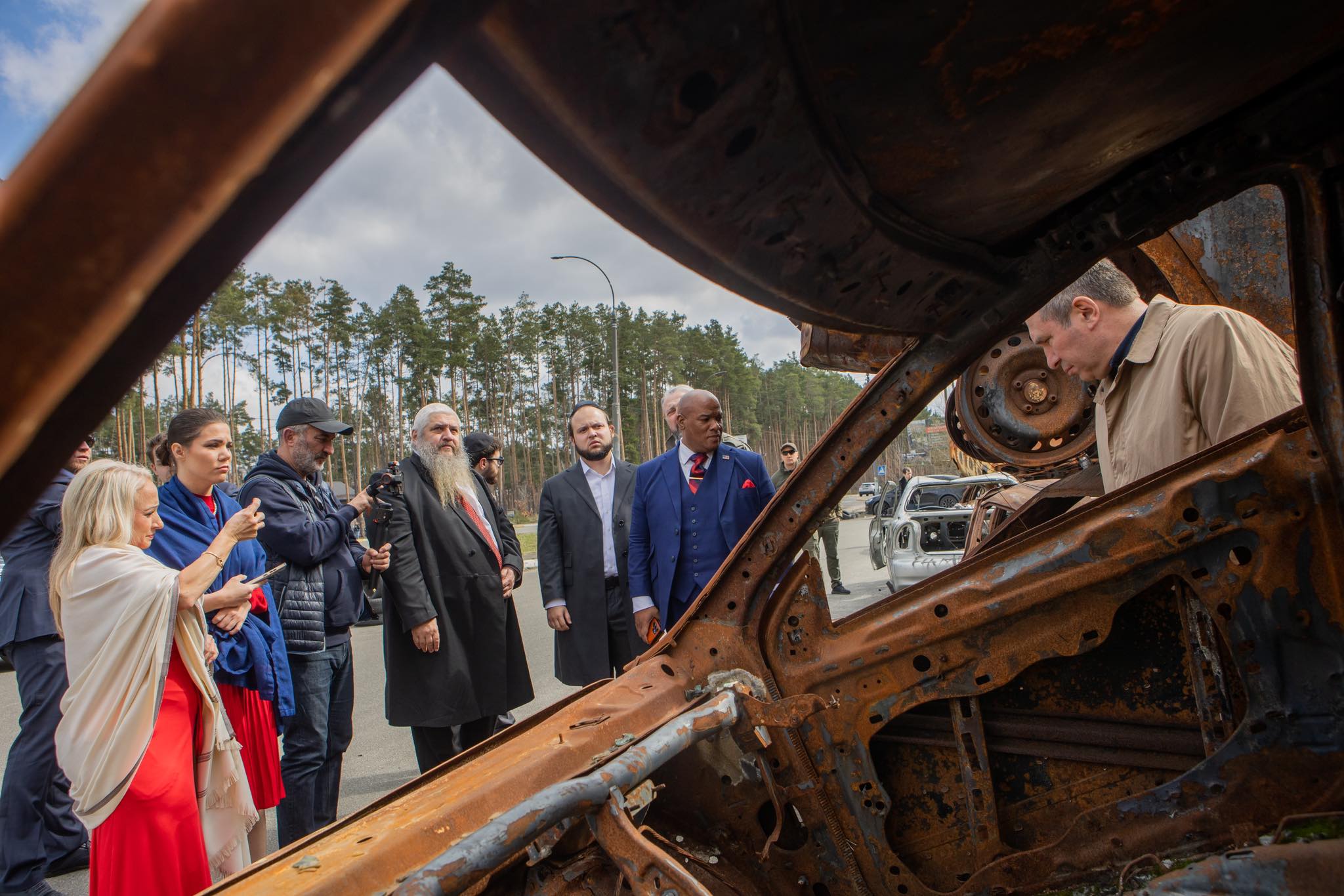 Визит Марка Бернса: духовный советник Трампа своими глазами увидел преступления рф в Украине фото 2 1