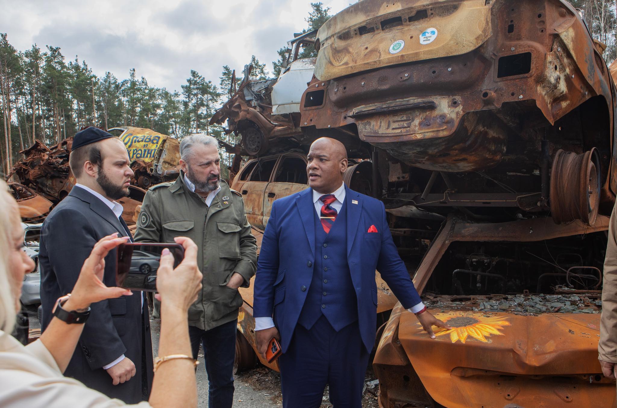 Визит Марка Бернса: духовный советник Трампа своими глазами увидел преступления рф в Украине фото 3 2