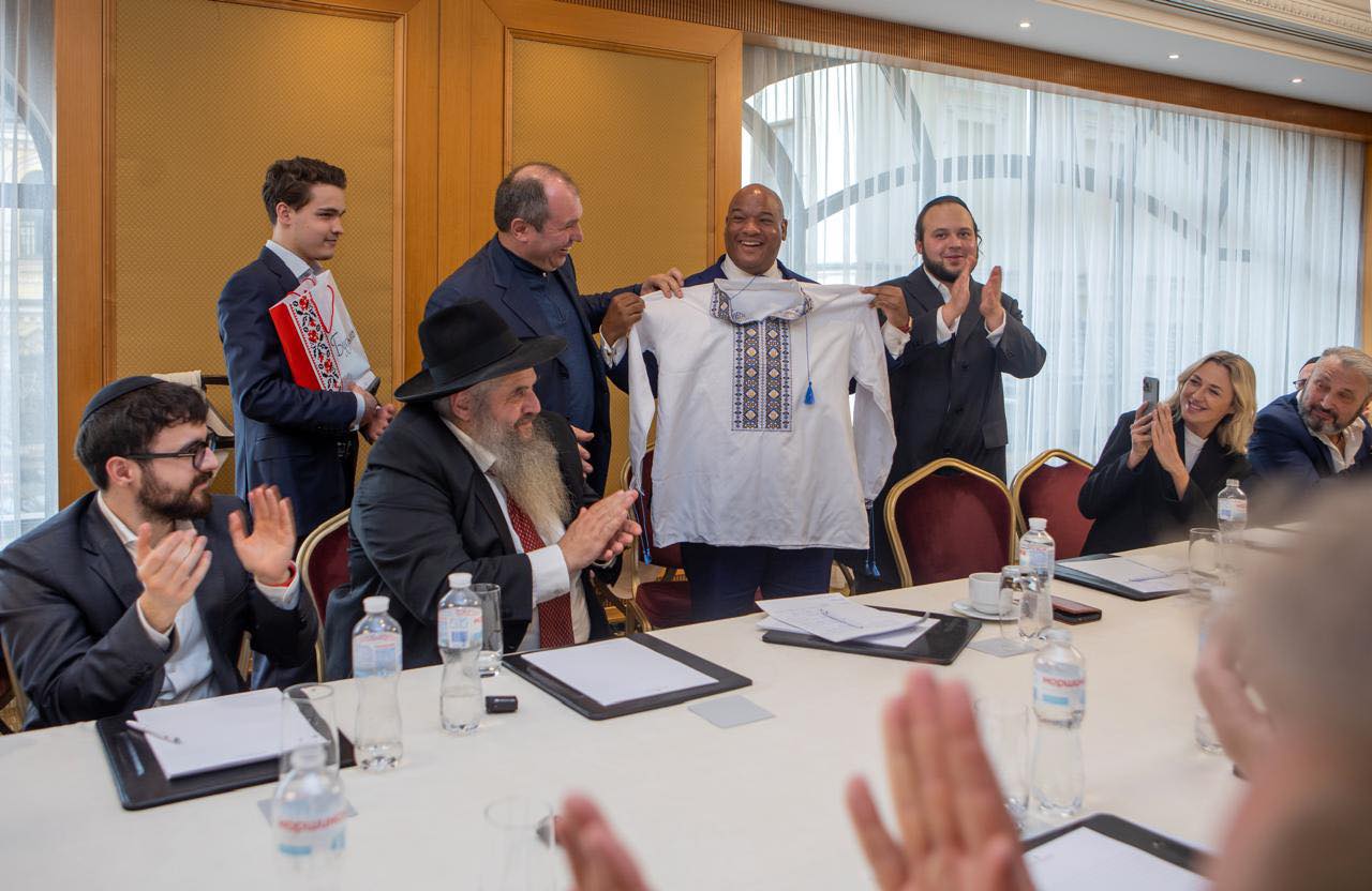 Визит Марка Бернса: духовный советник Трампа своими глазами увидел преступления рф в Украине фото 5 4