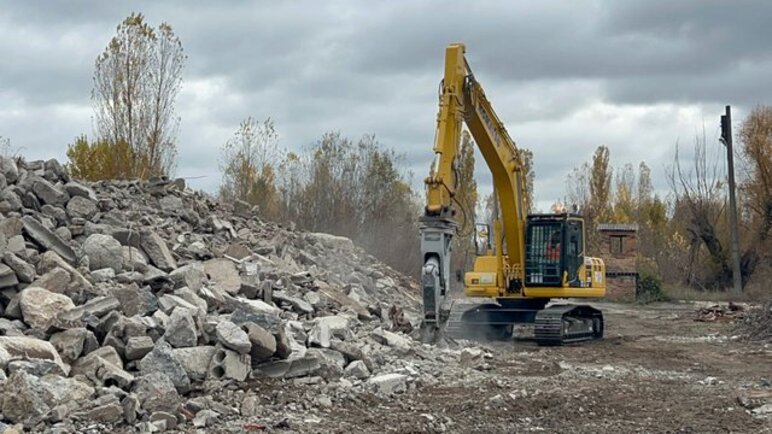 Бородянка відновлюється: запущено переробку будівельного сміття за японською технологією
