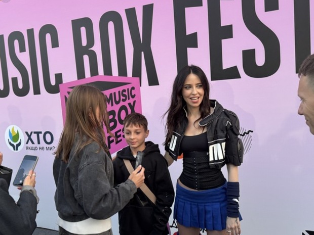 На концерте Music Box Макс Бородин рассказал о концертах в убежищах, а Злата Огневич – о киномечте фото 1