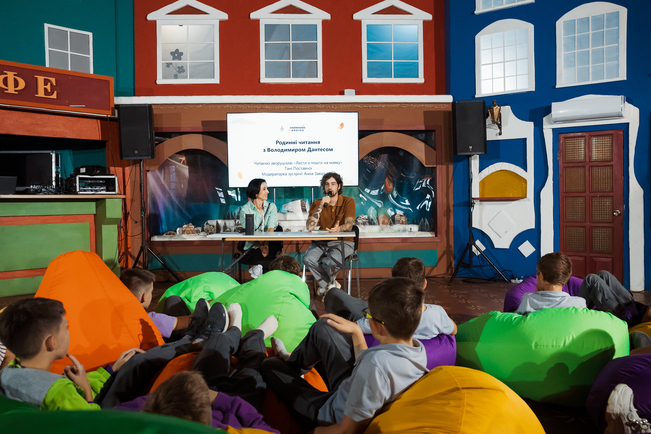 Весна, цветы, чтение: на ВДНХ в третий раз пройдет "Книжная страна"