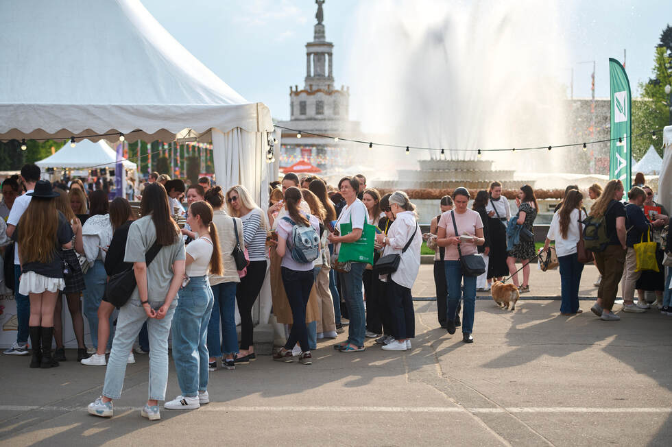 Осінній затишок і літературний урожай: гід фестивалем "Книжкова країна. Плодова" фото 5 4