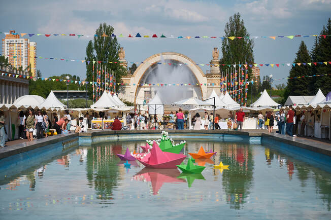 Осінній затишок і літературний урожай: гід фестивалем "Книжкова країна. Плодова" фото 3 2