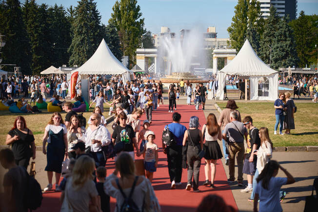 Весна, цветы, чтение: на ВДНХ в третий раз пройдет "Книжная страна"