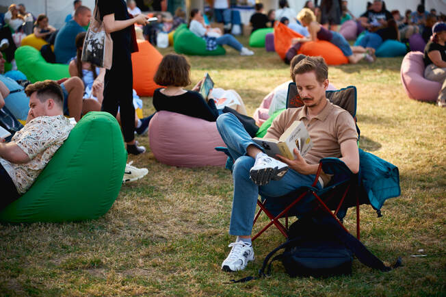 Весна, цветы, чтение: на ВДНХ в третий раз пройдет "Книжная страна"