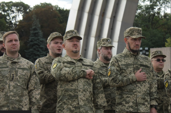 До Дня військ РЕБ у Києві відкрили пам'ятний знак фото 2 1