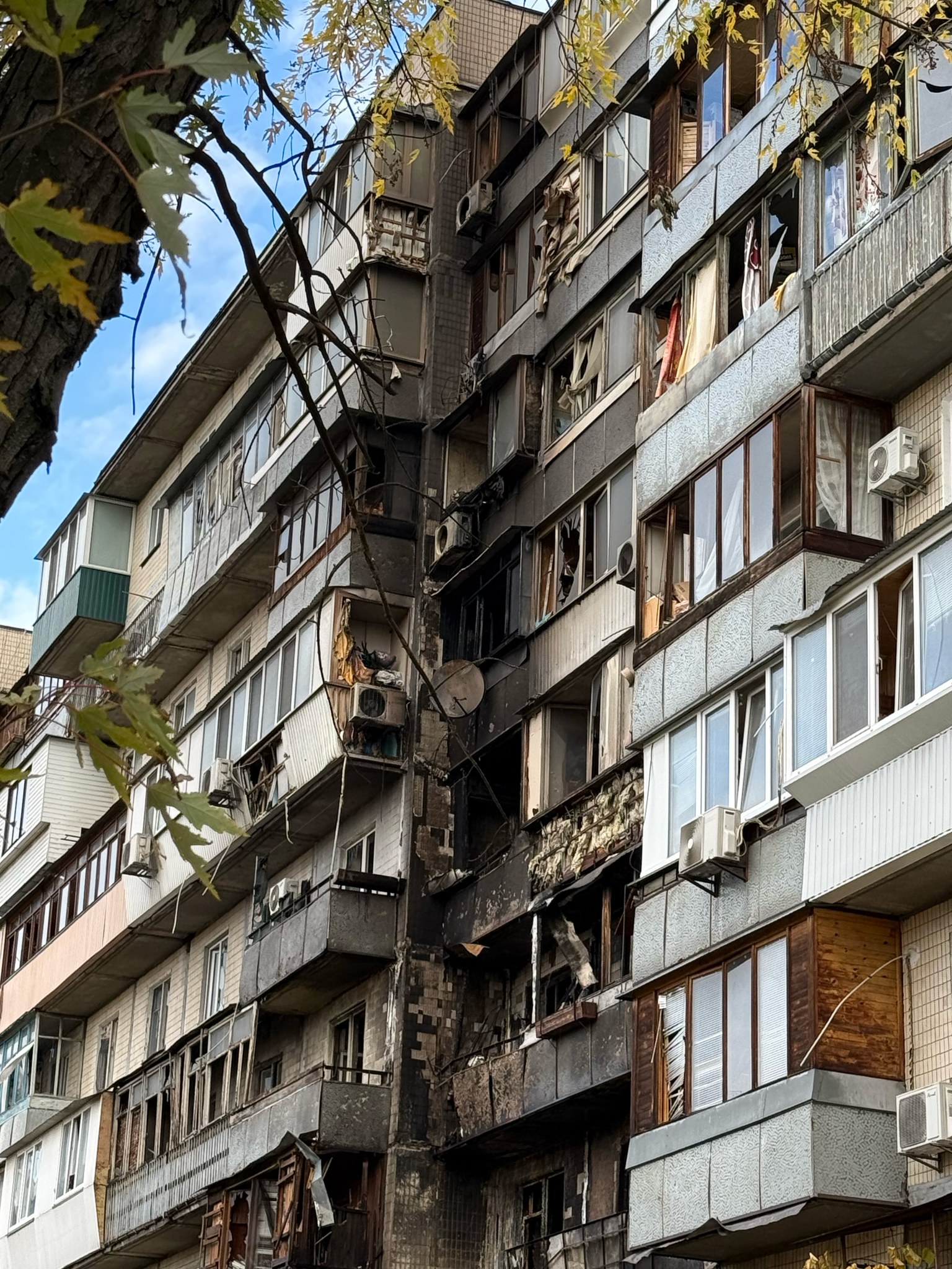 Потерял маму и едва не потерял жизнь: в «Охматдете» спасли подростка после вражеской атаки фото 1