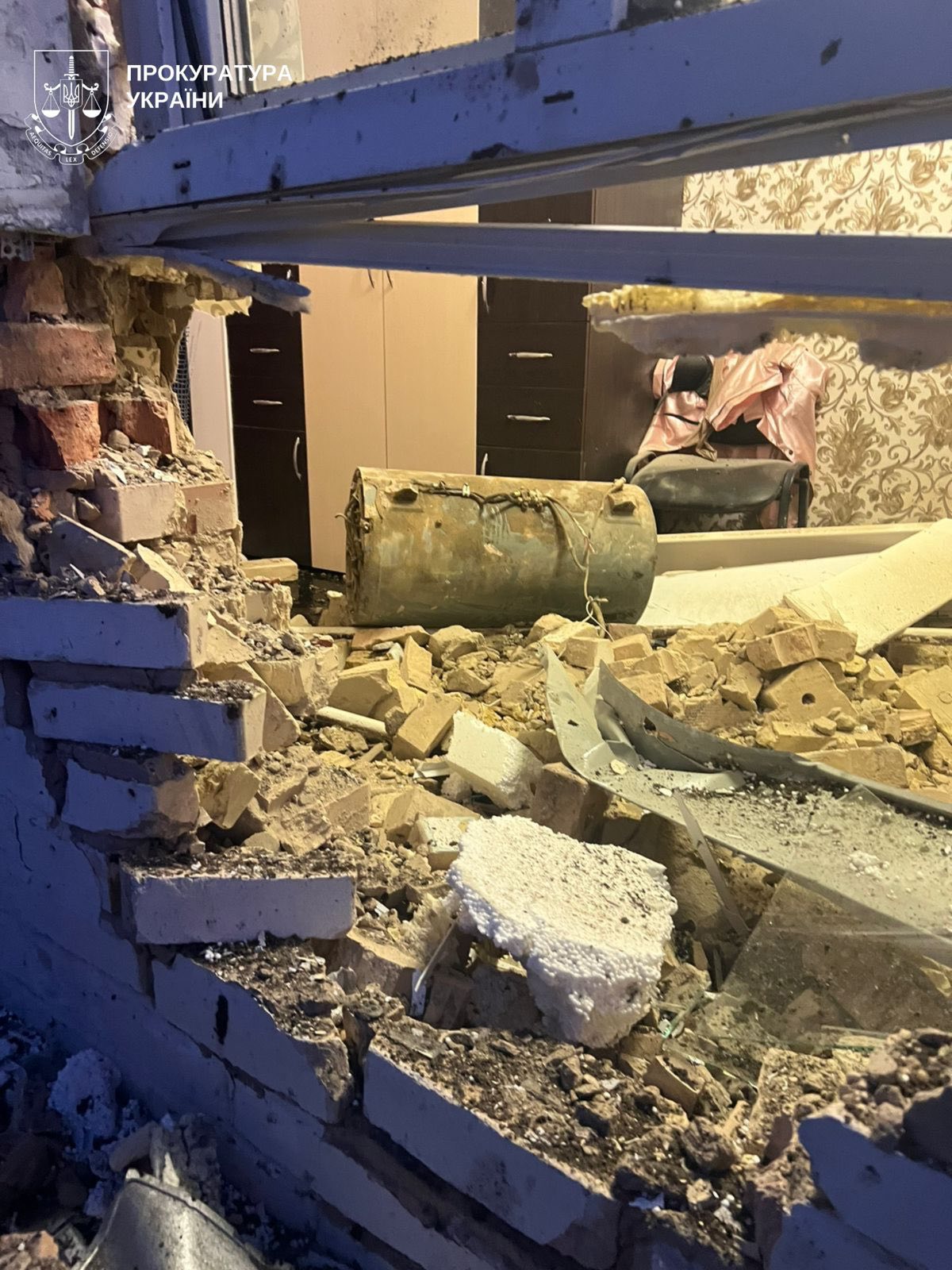 Последствия российских обстрелов в Киевской области, 14 марта 2026 года ГСЧС Последствия российских обстрелов в Киевской области, 14 марта 2026 года ГСЧС Последствия российских обстрелов в Киевской области, 14 марта 2026 года. Фото:Прокуратура Украины
