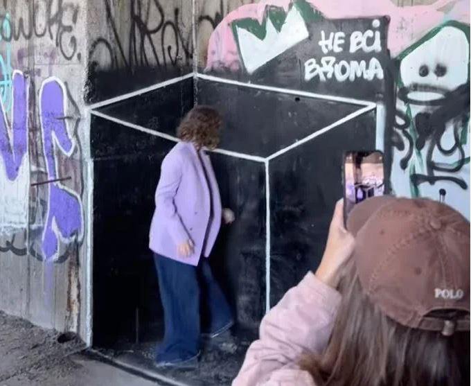 В столице появилось граффити в поддержку рэпера из РФ Noize ТС фото 1