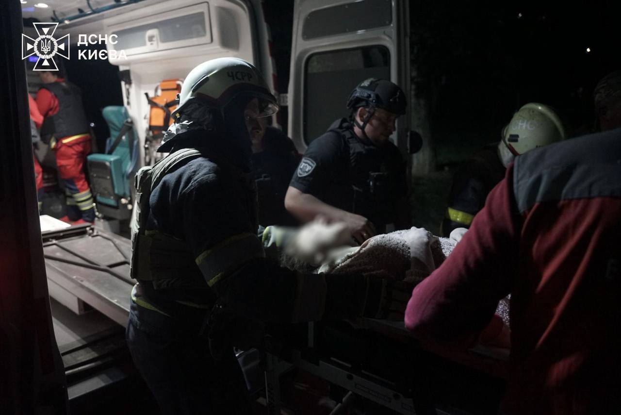 Війська РФ масовано атакували Київ: загинули 9 людей, понад 70 поранені фото 2 1