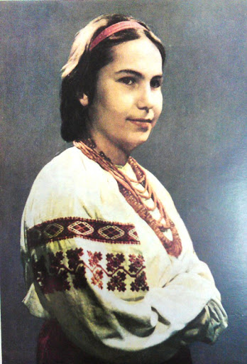 Киевская вышиванка. Фото: uamodna.com