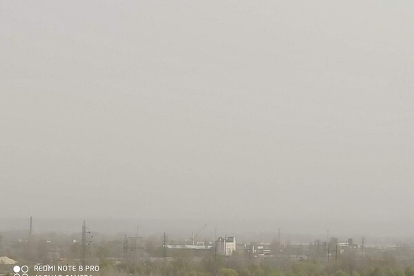 Закрывай окна: Киев и пригород накрыла пылевая буря фото