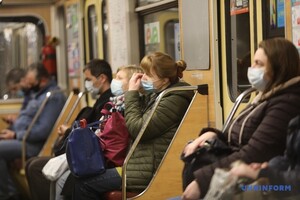 Ослабление карантина: в киевской подземке увеличилось количество пассажиров фото 10