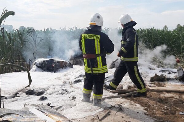 Жесткая посадка: под Киевом разбился самолет фото