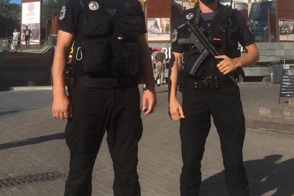 На всякий случай: киевские улицы усиленно патрулирует полиция и Нацгвардия фото 5