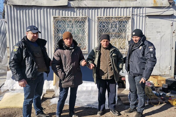 Под Киевом полиция задержала семью мародеров фото