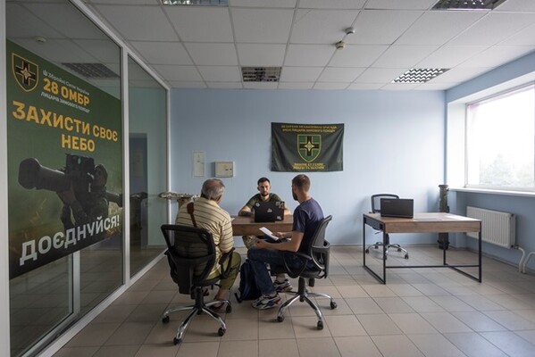 В Одесі та Києві відкрились рекрутингові центри 28 ОМБр фото 3